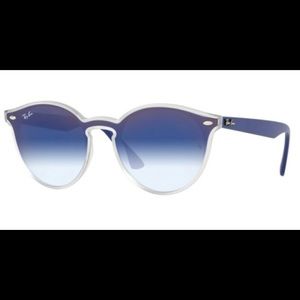 Ray-Ban RB 4380N Sunglasses with Case